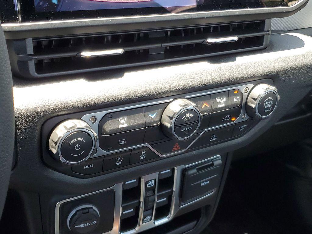 new 2025 Jeep Gladiator car, priced at $34,590