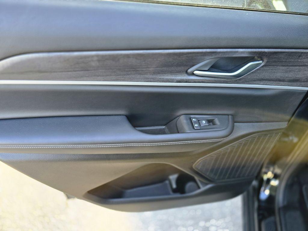 used 2025 Jeep Grand Cherokee L car, priced at $39,490