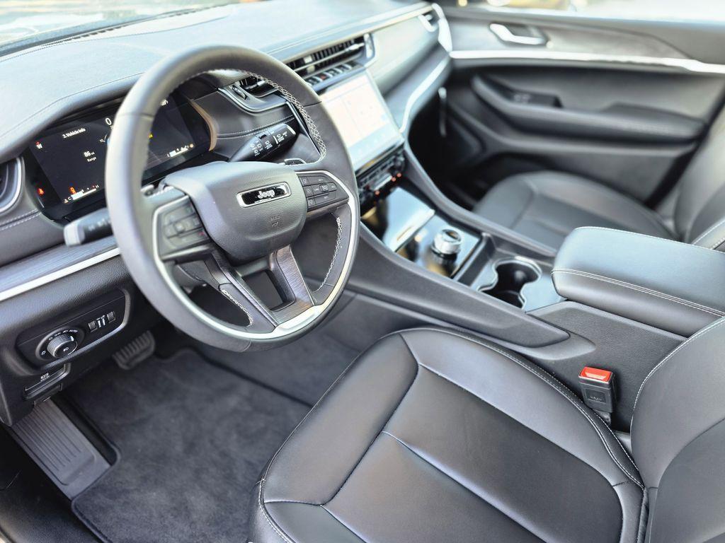 used 2025 Jeep Grand Cherokee L car, priced at $39,490