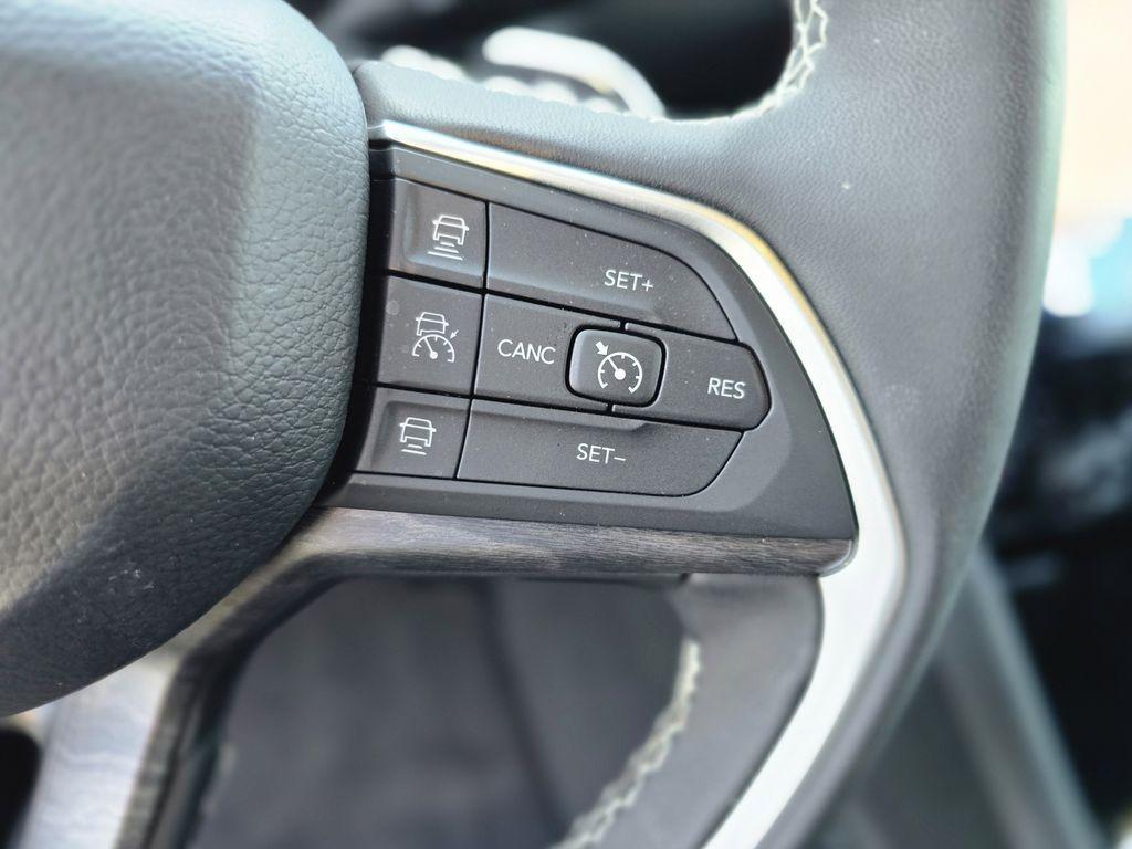 used 2025 Jeep Grand Cherokee L car, priced at $39,490