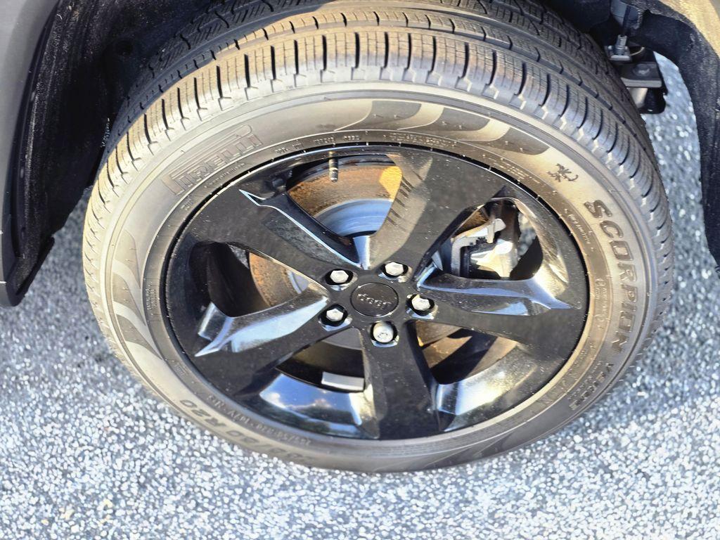 used 2025 Jeep Grand Cherokee L car, priced at $39,490