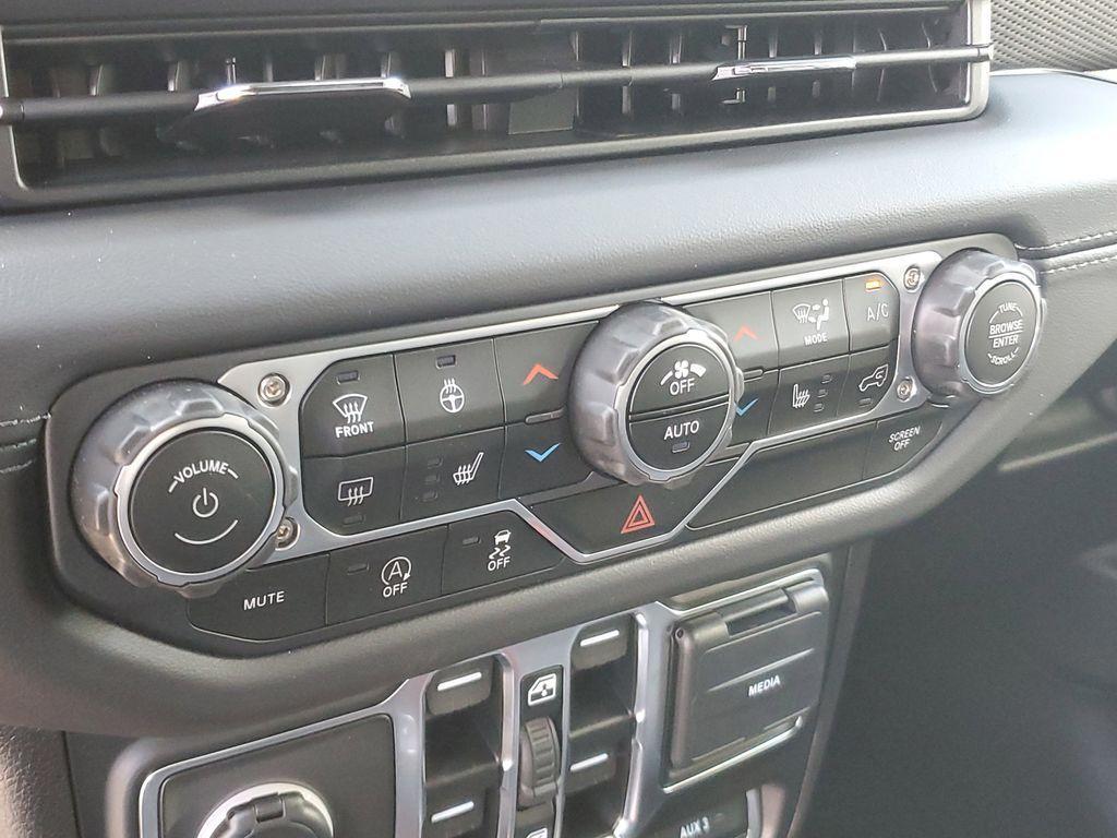 new 2025 Jeep Wrangler car, priced at $50,711