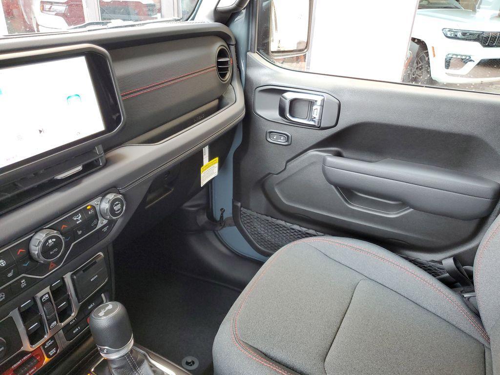 new 2025 Jeep Wrangler car, priced at $48,743