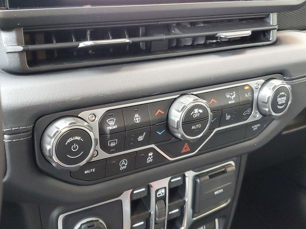 new 2025 Jeep Wrangler car, priced at $48,743