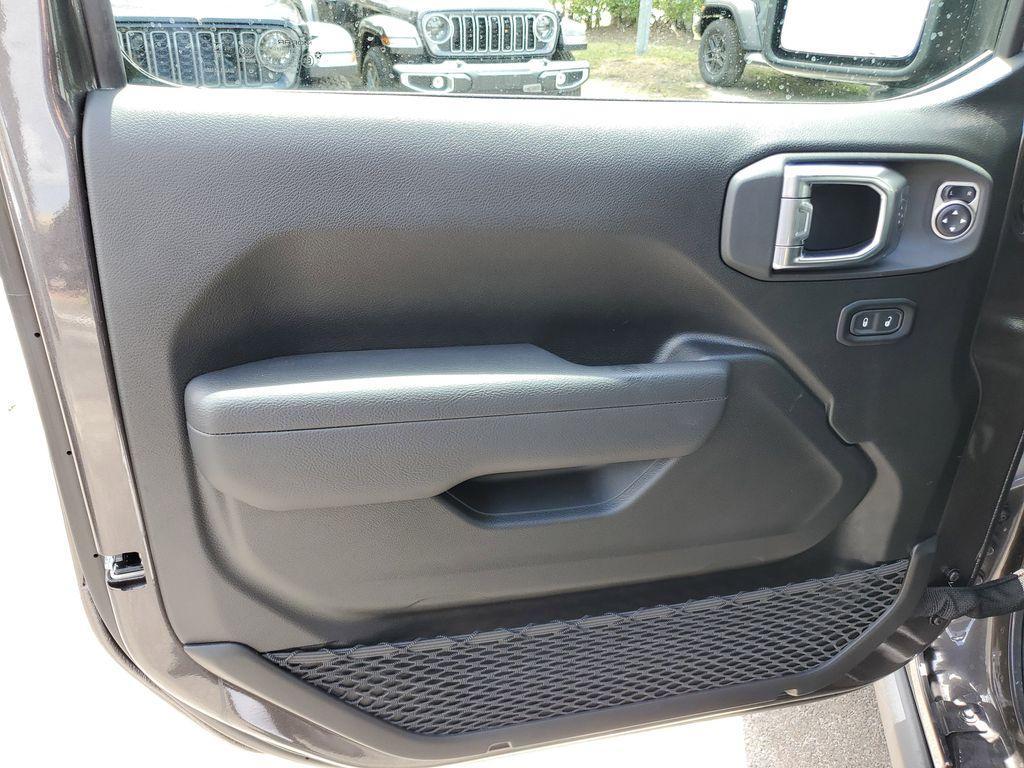 new 2025 Jeep Wrangler car, priced at $49,748
