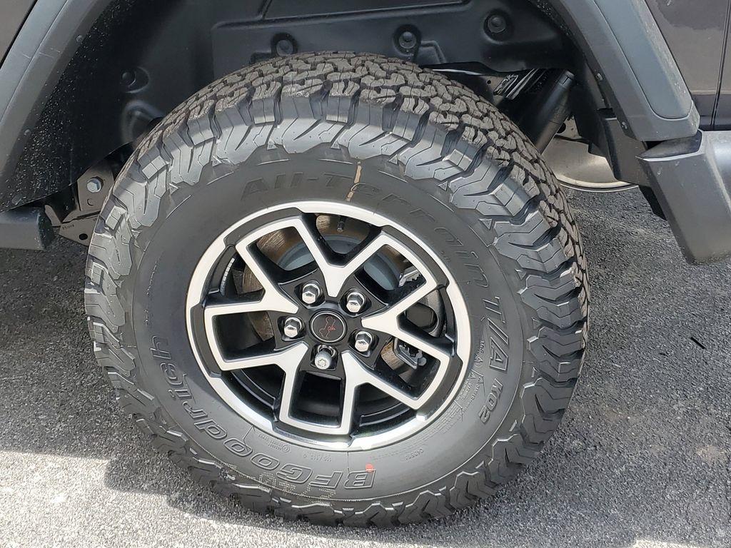 new 2025 Jeep Wrangler car, priced at $49,748