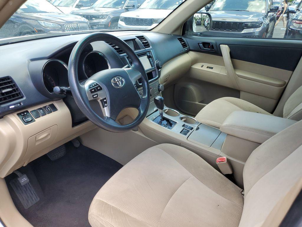 used 2013 Toyota Highlander car, priced at $12,490