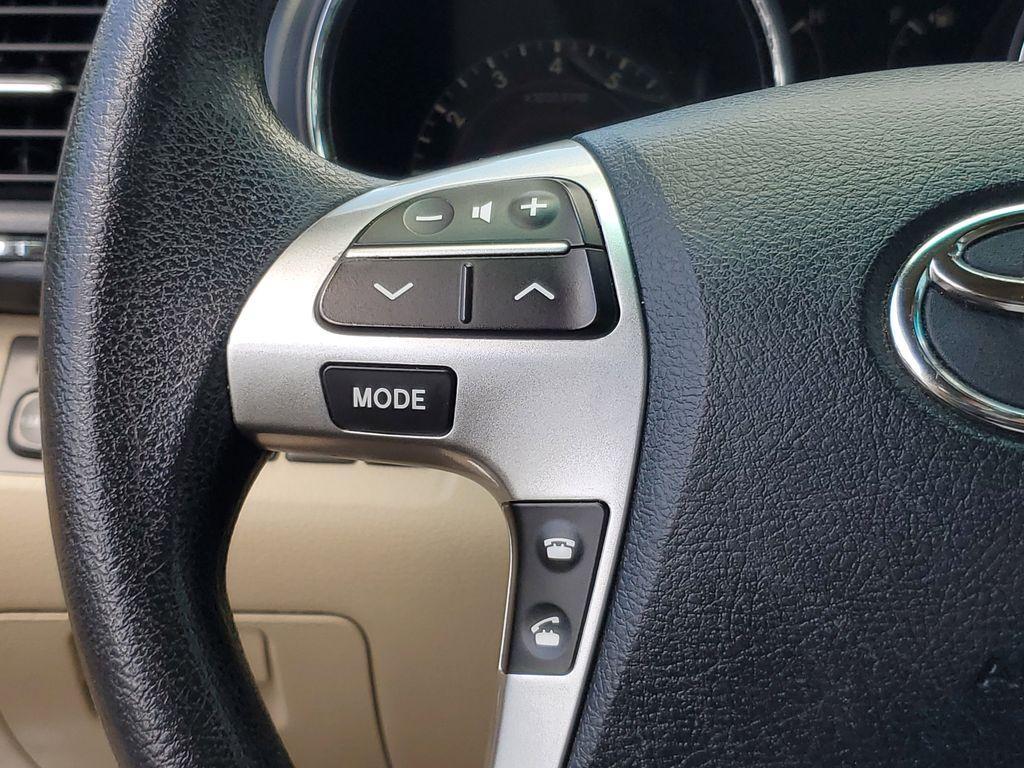 used 2013 Toyota Highlander car, priced at $12,490
