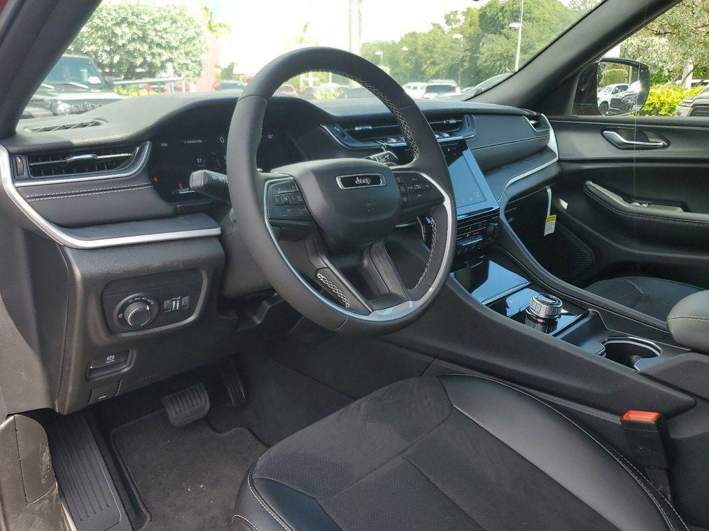 new 2025 Jeep Grand Cherokee L car, priced at $42,400