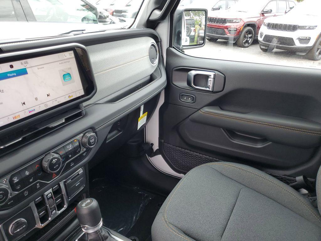 new 2025 Jeep Wrangler car, priced at $44,030