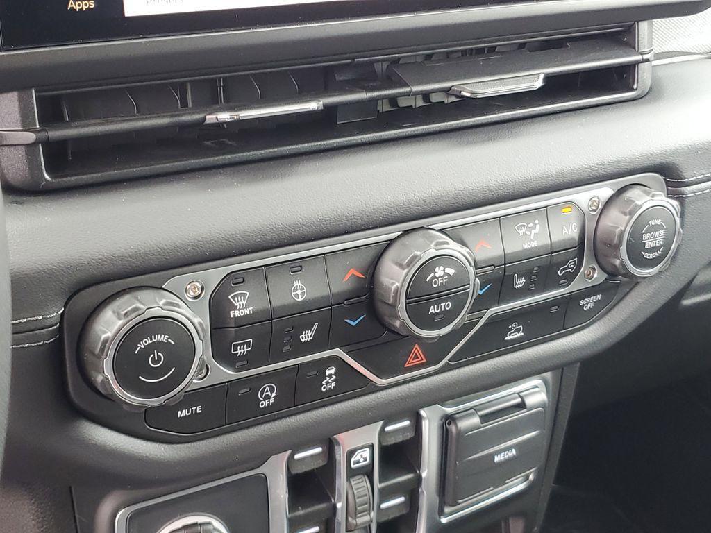 new 2025 Jeep Wrangler car, priced at $44,030