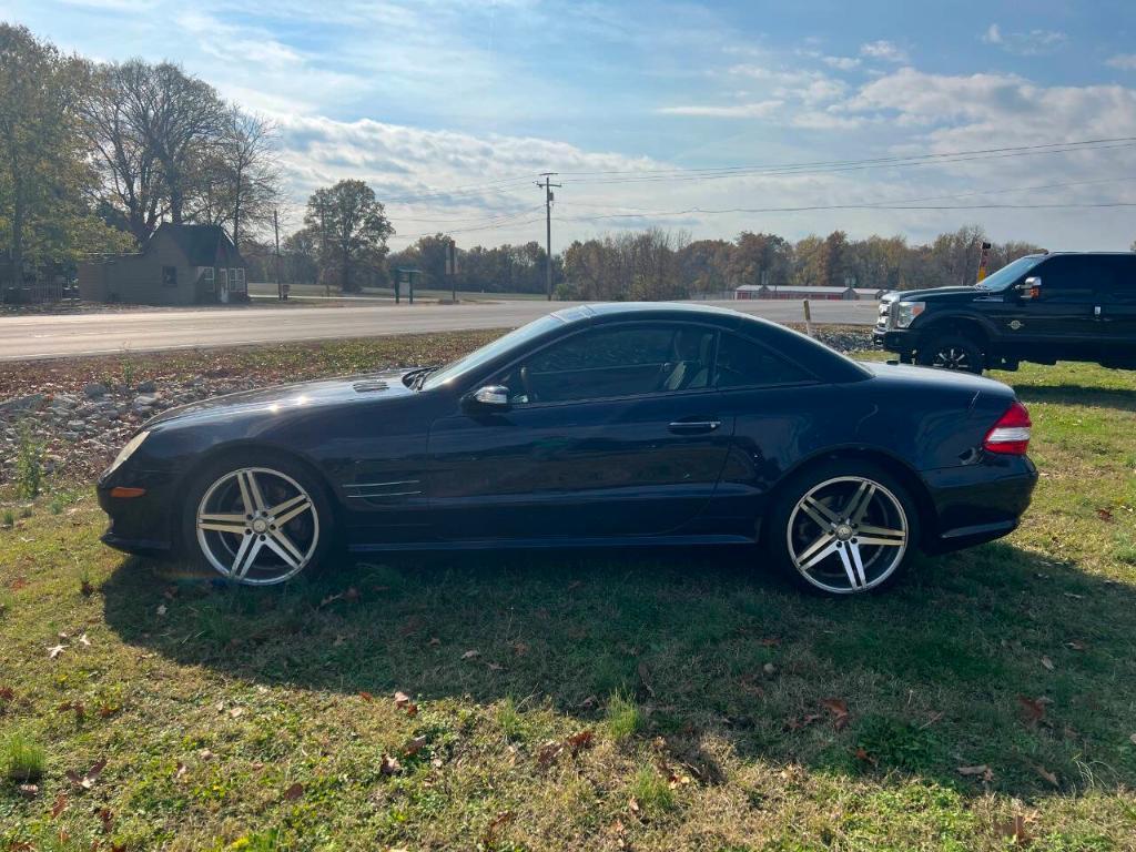 used 2007 Mercedes-Benz SL-Class car, priced at $10,600