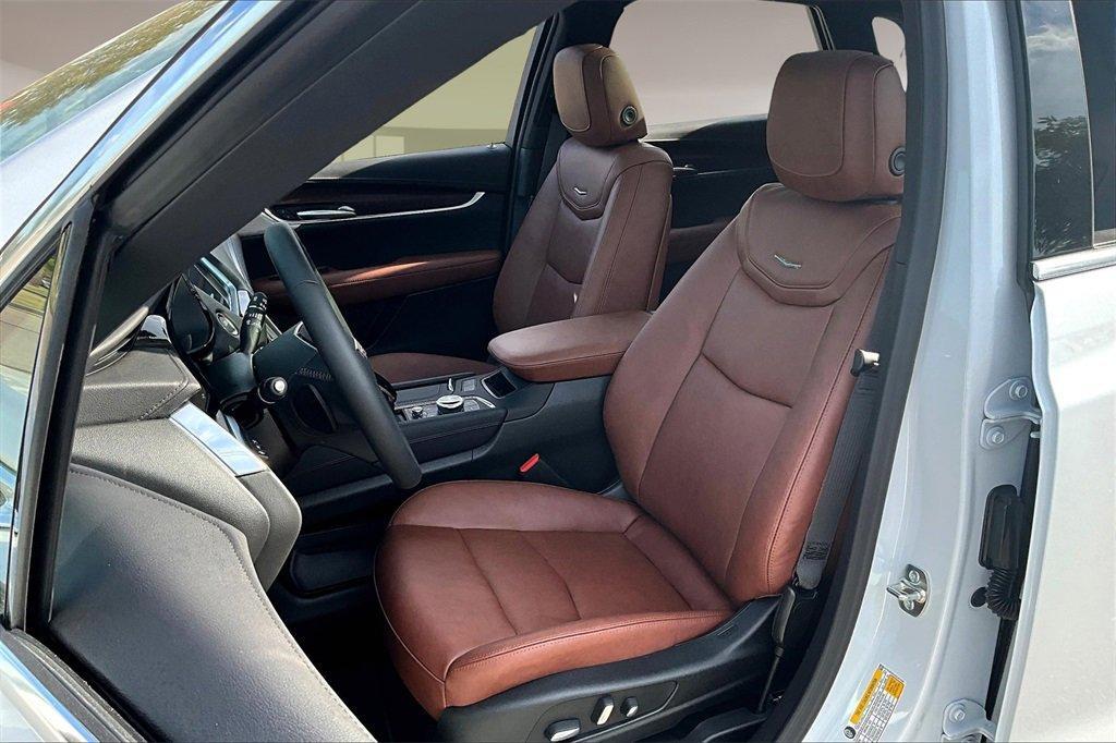 new 2025 Cadillac XT5 car, priced at $61,535