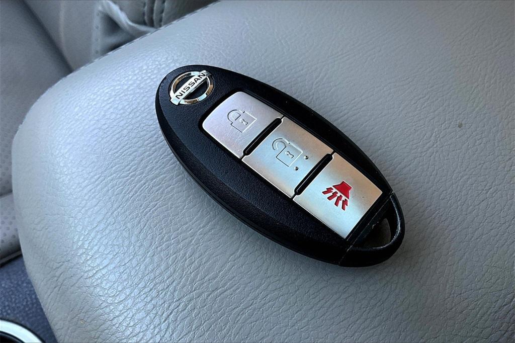 used 2013 Nissan Rogue car, priced at $10,142