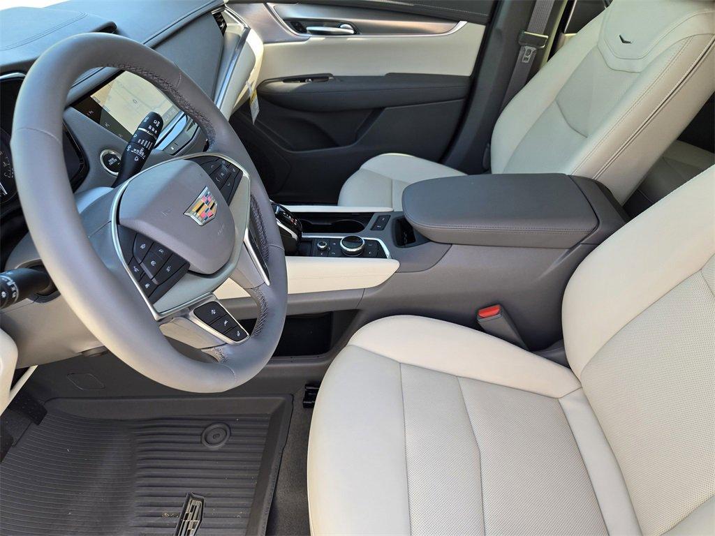 new 2025 Cadillac XT5 car, priced at $58,585