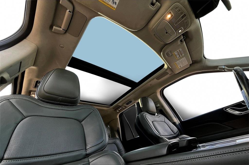 used 2022 Lincoln Navigator car, priced at $62,228