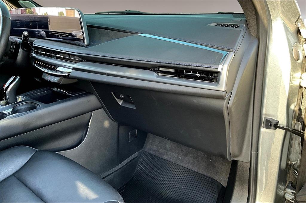 used 2024 Cadillac XT4 car, priced at $39,675