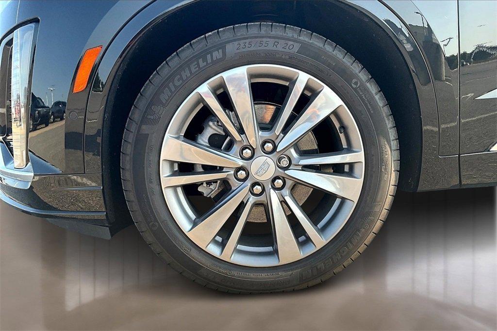 new 2025 Cadillac XT6 car, priced at $60,115
