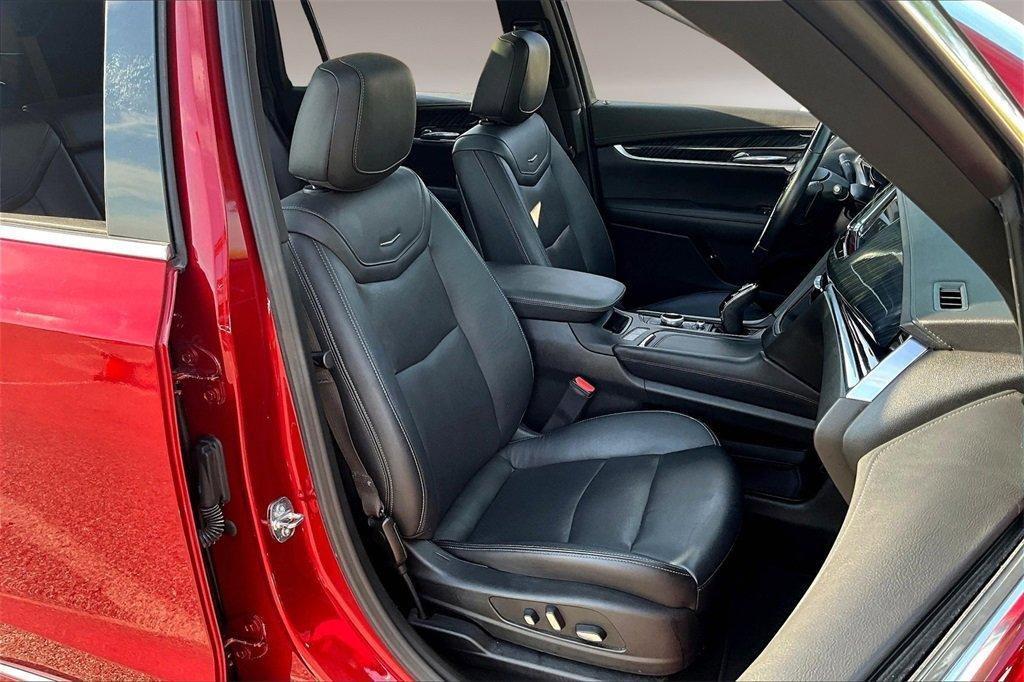 used 2023 Cadillac XT6 car, priced at $35,253