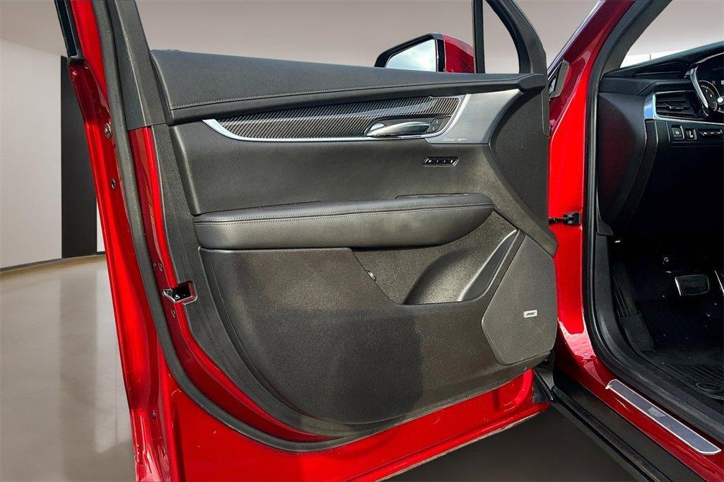 used 2024 Cadillac XT6 car, priced at $43,103