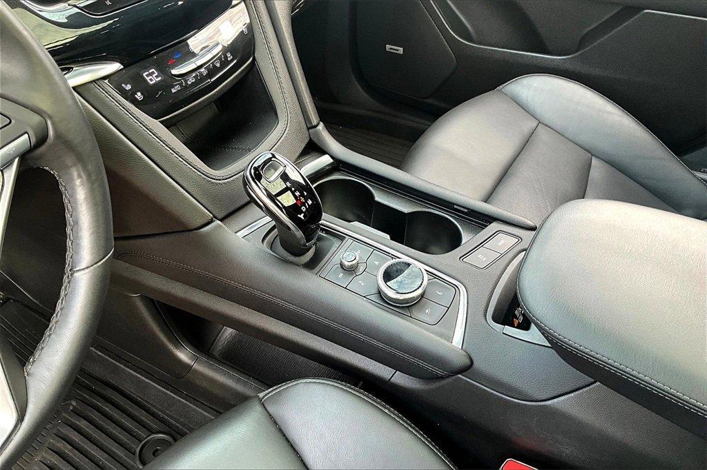 used 2024 Cadillac XT6 car, priced at $43,103