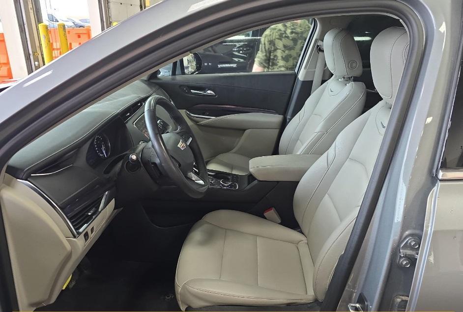 used 2023 Cadillac XT4 car, priced at $31,258
