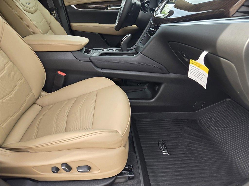 new 2025 Cadillac XT6 car, priced at $71,740