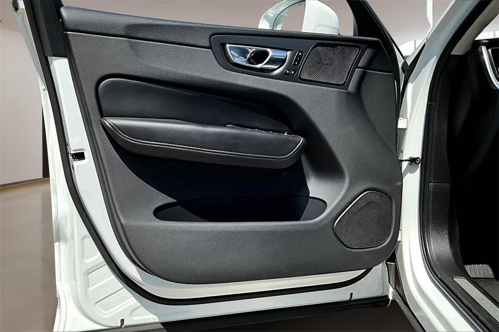 used 2022 Volvo XC60 car, priced at $34,607