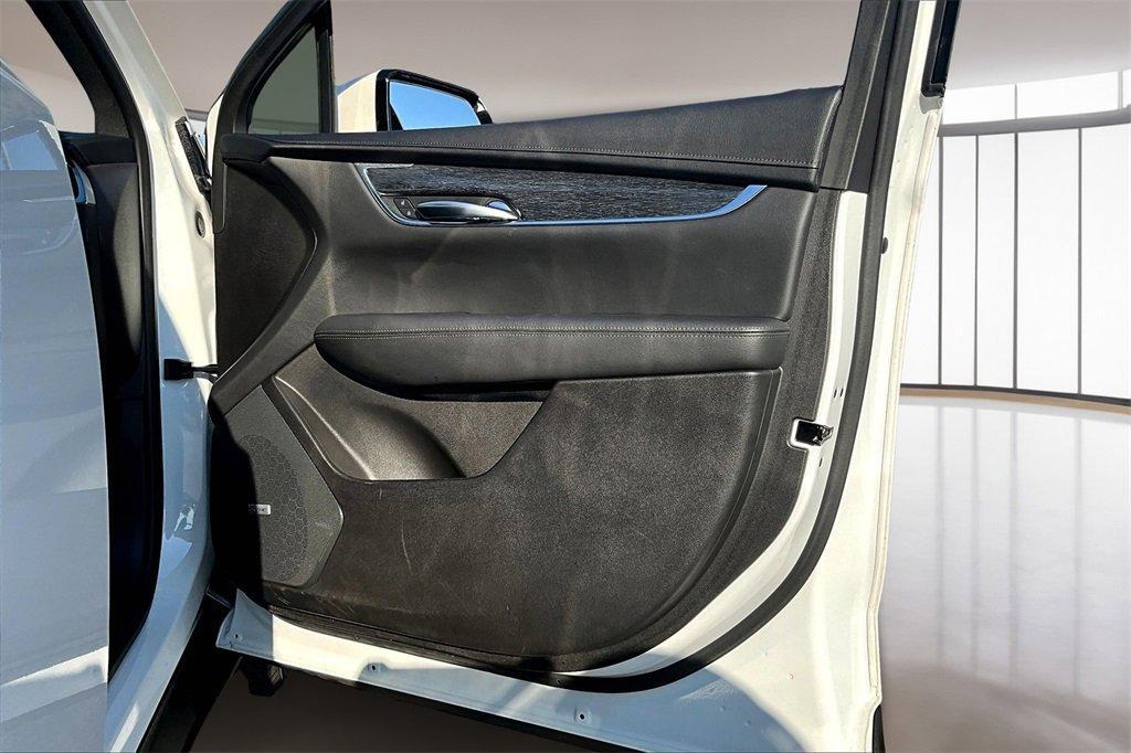 used 2022 Cadillac XT5 car, priced at $29,303