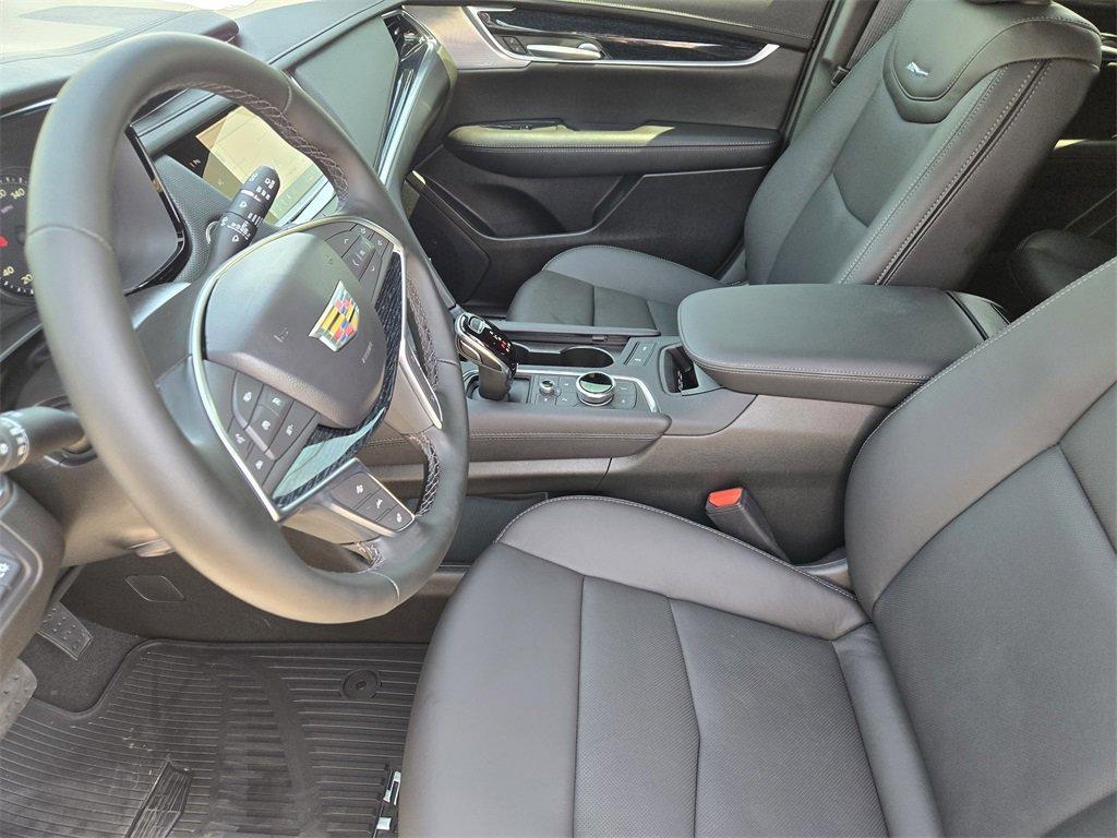 new 2025 Cadillac XT5 car, priced at $60,729