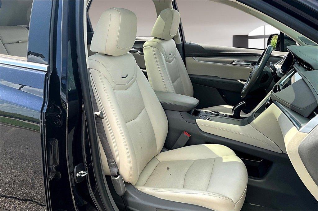 used 2021 Cadillac XT5 car, priced at $29,025