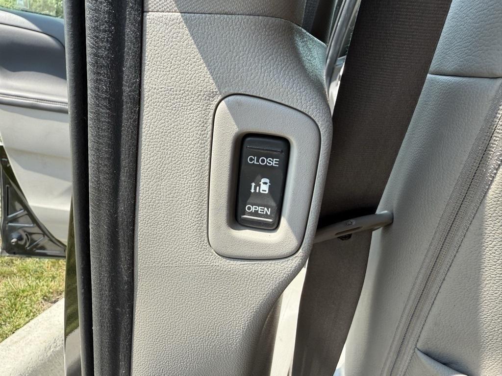 used 2012 Honda Odyssey car, priced at $9,995