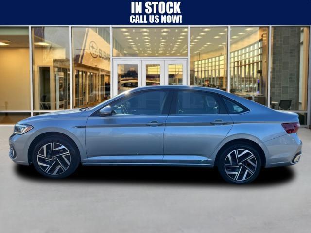 used 2022 Volkswagen Jetta car, priced at $21,750