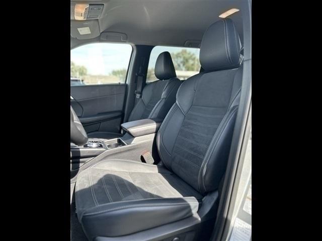 used 2024 Mitsubishi Outlander car, priced at $24,934