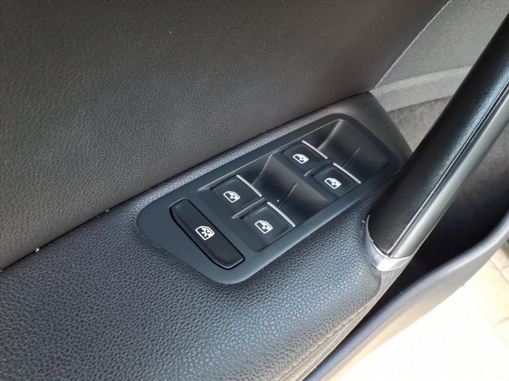 used 2016 Volkswagen Golf SportWagen car, priced at $11,548