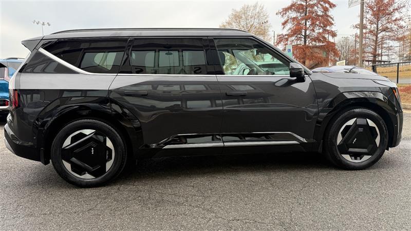 used 2024 Kia EV9 car, priced at $40,995