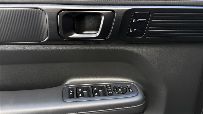 used 2024 Hyundai Santa Fe car, priced at $31,995