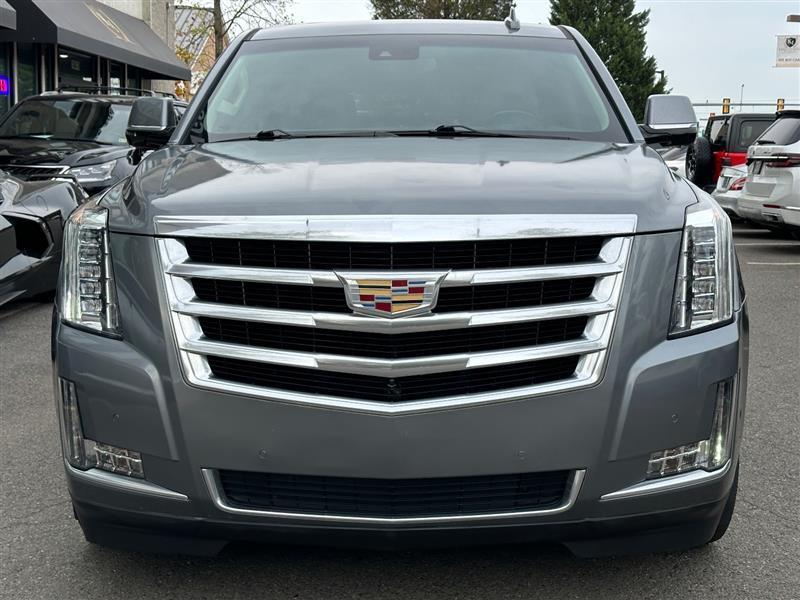 used 2020 Cadillac Escalade ESV car, priced at $38,995