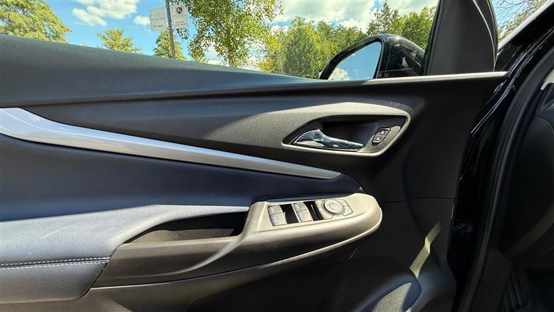 used 2022 Chevrolet Bolt EUV car, priced at $18,995
