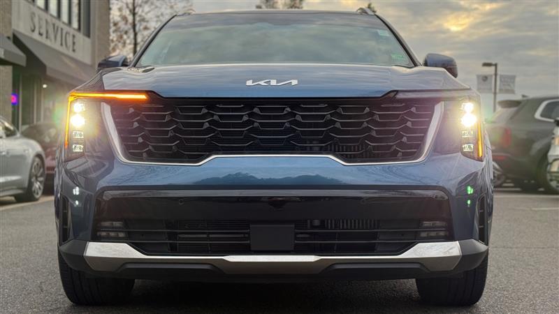 used 2025 Kia Sorento Hybrid car, priced at $29,995