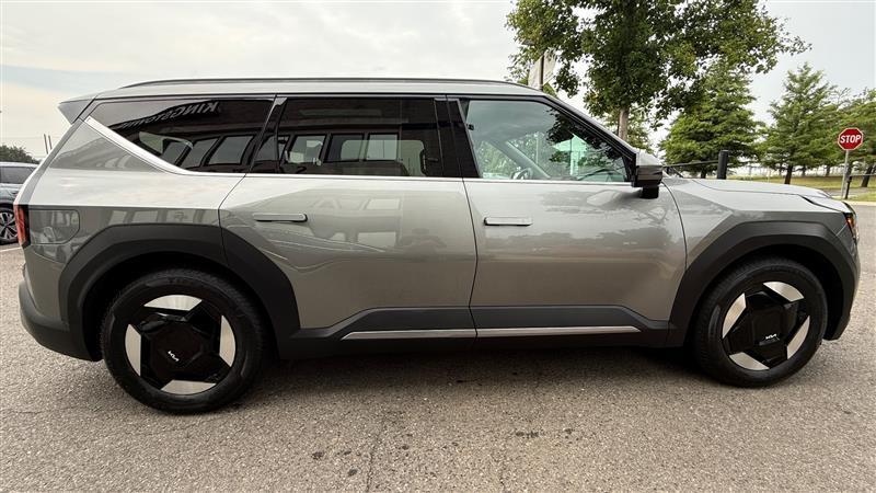 used 2024 Kia EV9 car, priced at $43,495