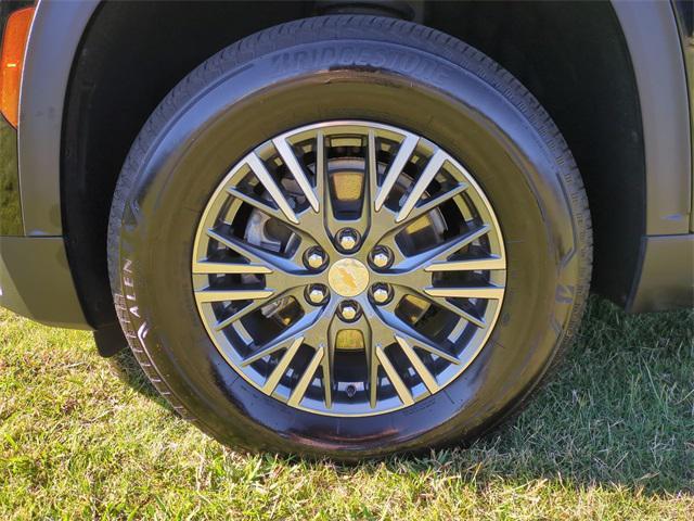 used 2025 Chevrolet Traverse car, priced at $37,497