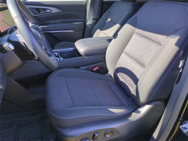 used 2025 Chevrolet Traverse car, priced at $37,497
