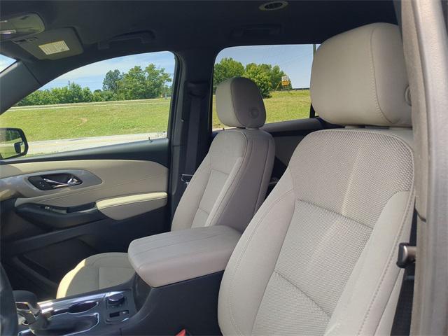 used 2023 Chevrolet Traverse car, priced at $28,620