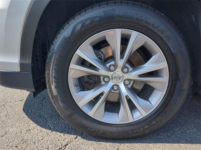used 2015 Toyota Highlander car, priced at $17,839