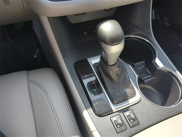 used 2015 Toyota Highlander car, priced at $17,839