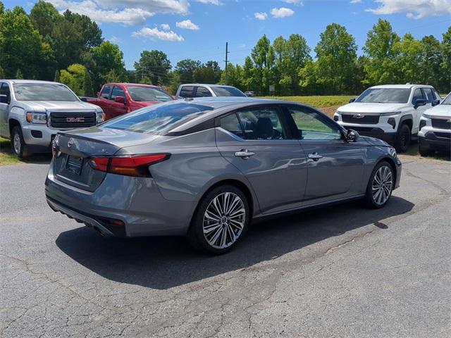 used 2023 Nissan Altima car, priced at $22,700