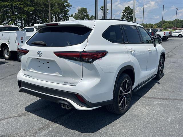 used 2022 Toyota Highlander car, priced at $36,455