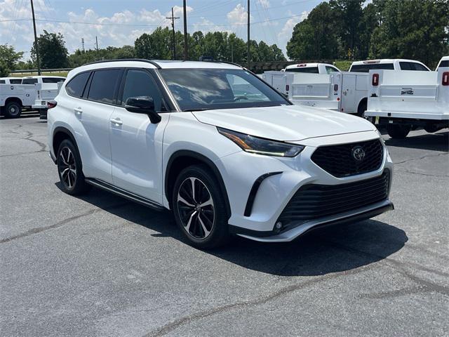 used 2022 Toyota Highlander car, priced at $36,455