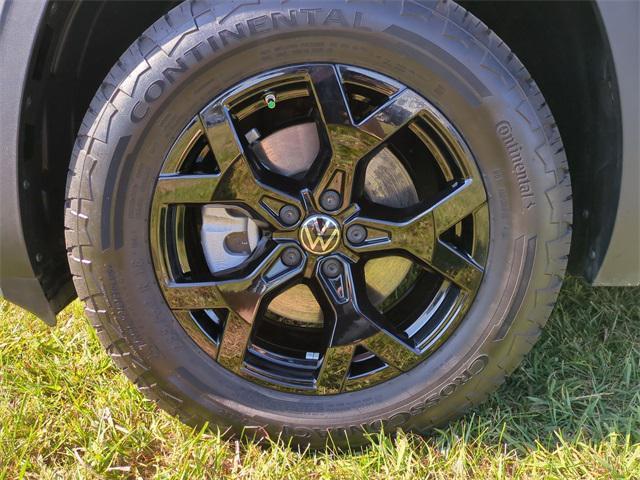 used 2025 Volkswagen Atlas car, priced at $41,275